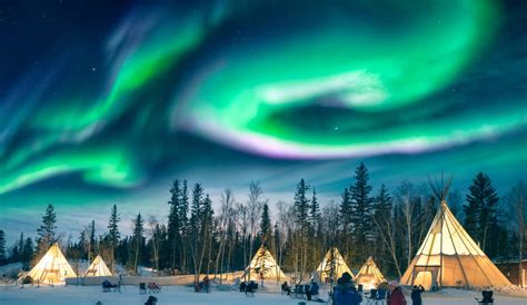 8 Truly Incredible Places To See The Northern Lights In Canada