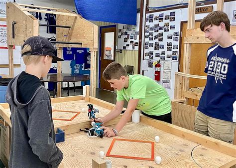 Students build ‘bots, friends at STEM camp | Bonners Ferry Herald