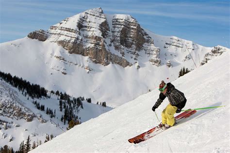 How to Plan a Ski Trip to Jackson Hole, Wyoming