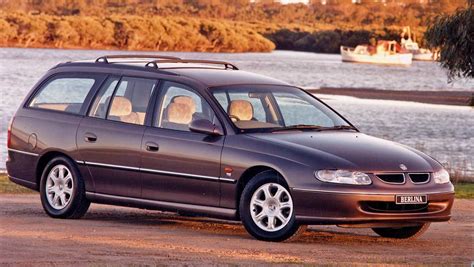 Holden Commodore used review | 1997 - 2014 | CarsGuide