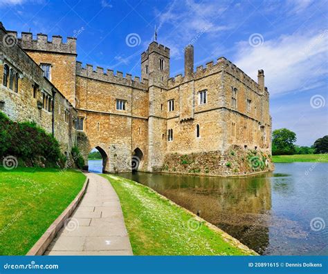 Leeds Castle Gardens Spring Daffodils Kent Uk Royalty-Free Stock ...