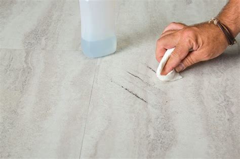 How To Remove Scuff Marks Off Laminate Flooring | Viewfloor.co