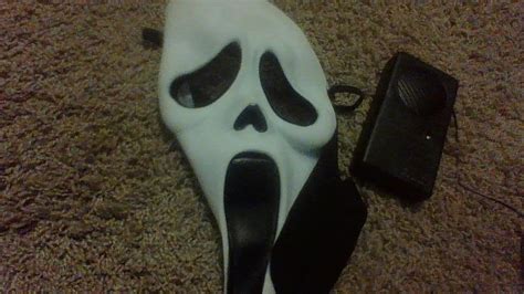 Ghostface Costume + Voice Changer = TERRIFYING! : r/Scream