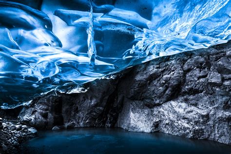 Photos: Iceland's incredible ice caves