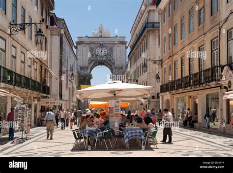 Portugal, Lisbon, The Baixa district, Rua Augusta at lunchtime with the ...