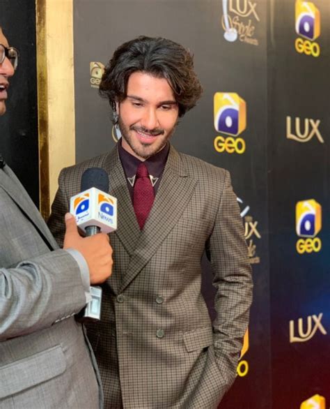 Khaani couple Sana Javed and Feroze Khan at Lux Style Award 2019 red ...