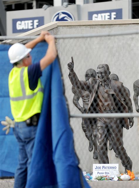 Famed Paterno statue torn down | The Spokesman-Review