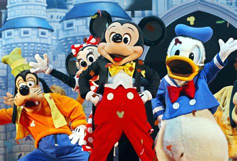 Homeless and Hungry: Survey Finds Disneyland Workers Are Massively ...