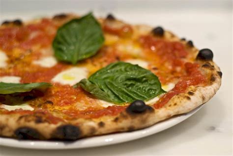 Homemade Neapolitan-Style Pizza Recipe