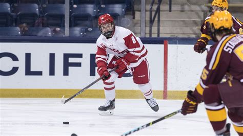 Cole Caufield becomes the second Wisconsin hockey player to win the ...