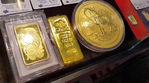 Gold Coin 1 Kg 41.000 Dollars Gold Souk Dubai - YouTube