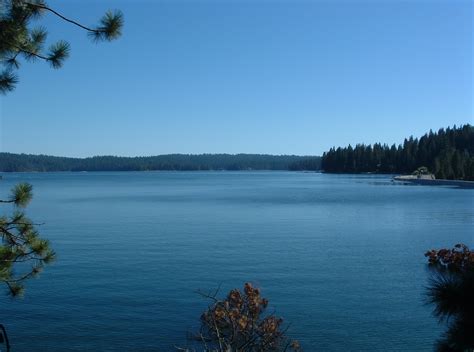 File:Shaver Lake 1.jpg - Wikimedia Commons