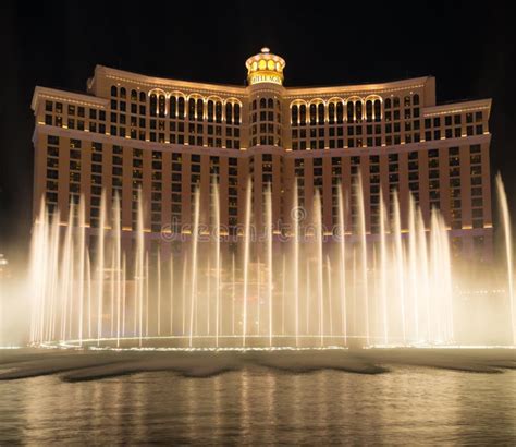 Bellagio Resort Water Fountain Show At Night Stock Image - Image: 37987841