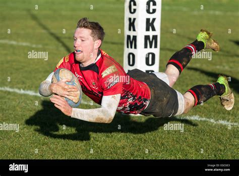 Rugby player making try hi-res stock photography and images - Alamy