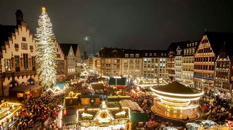 German Christmas markets kick off holiday season with food, fun, decor