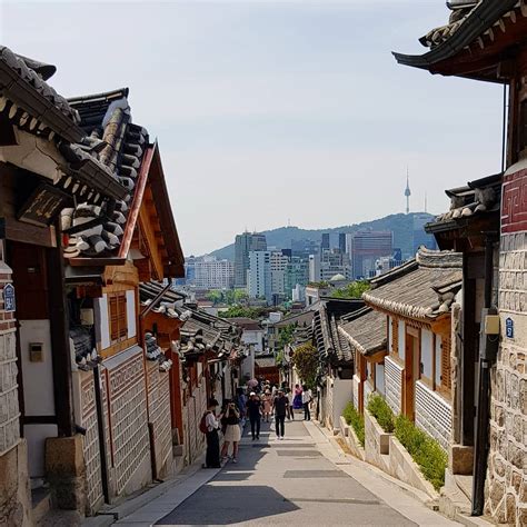 Detailed guide to Bukchon Hanok Village | Local Insider