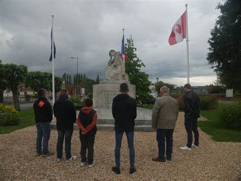 Grand Bourgtheroulde rend hommage aux agents pénitentiaires tués