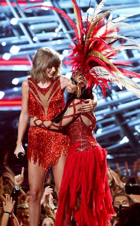 What Feud?! Taylor Swift Joins Nicki Minaj on Stage at VMAs | E! News