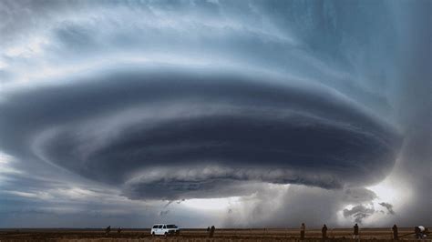 Can you spot a supercell? 10 visual signs a storm may be a supercell