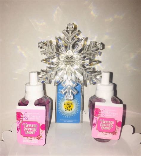 Bath & Body Works Wallflowers Set includes: * Snowflake LIGHT UP 24/7 ...