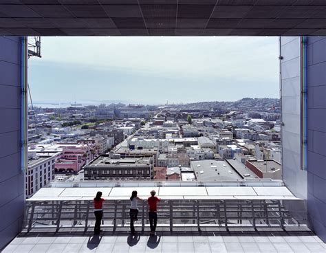 Federal Building by Morphosis Architects – Roland Halbe