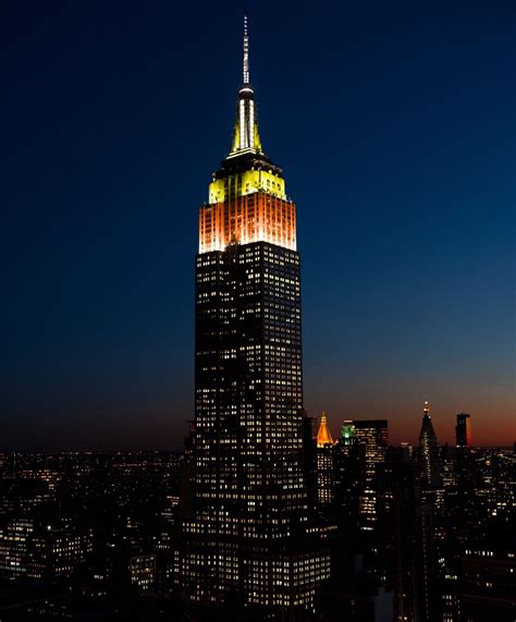 The Empire State Building Is Lighting Up For the New York Spectacular ...