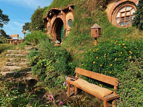 25 Photos to Inspire You to Visit Hobbiton Movie Set in Matamata, NZ