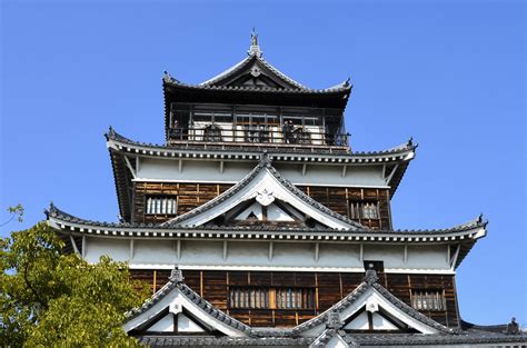 Hiroshima Castle - Japan by web