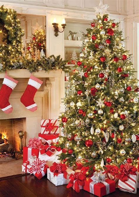 Christmas Decor Ideas Traditional - Pretty DIY Home