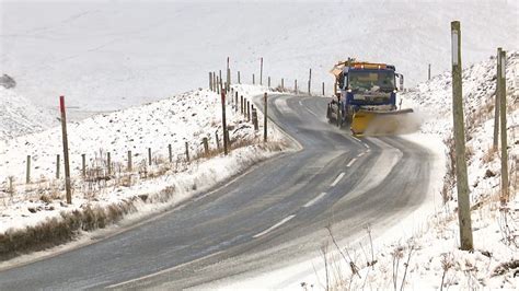 Blizzards sweep Scotland after Storm Ciara - BBC News