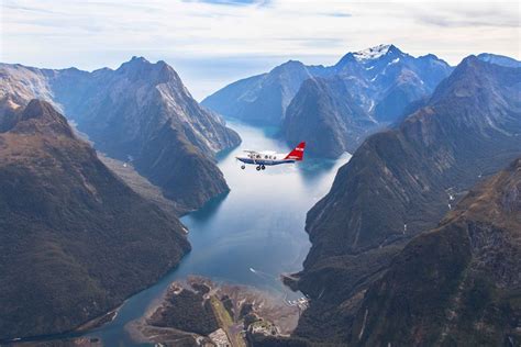 From Queenstown: Scenic Flight to Milford Sound in Queenstown