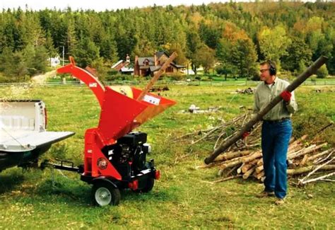 Top 7 Best Wood Chipper For Small Farm Reviews (2022 Updated) - Sand ...