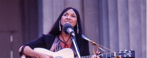 3 Songs You Didn't Know Buffy Sainte-Marie Wrote for Other Artists