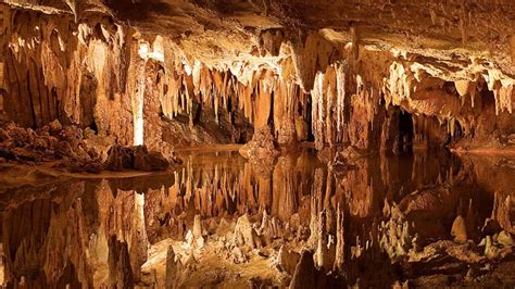 Luray Caverns vs. Skyline Caverns - Which Shenandoah Valley Cave System ...