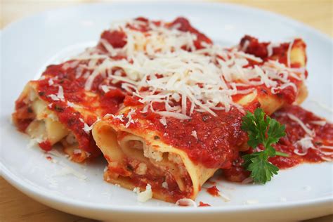 Manicotti > Nutrition > Yale Medicine