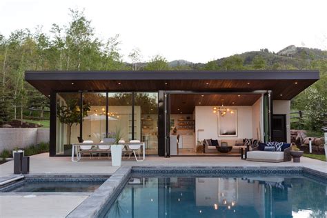 This Can-Do Pool House Cleverly Goes From Private to Party Mode ...