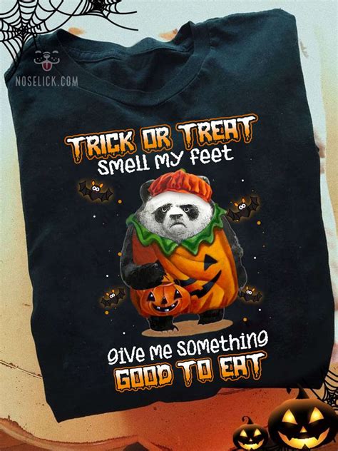 Trick or treat, smell my feet – Halloween panda costume, Halloween pumpkin