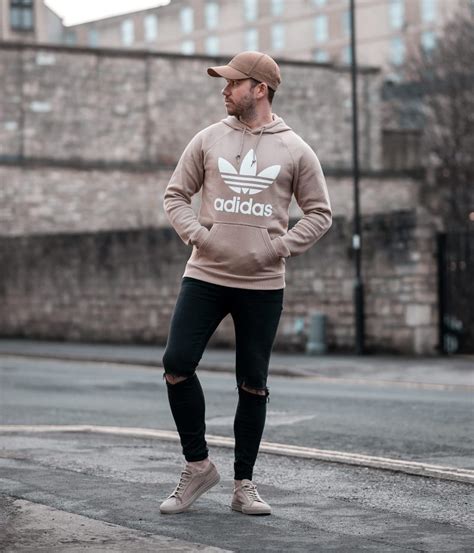 Adidas Trefoil Sweatshirt Street Style Outfit - Your Average Guy