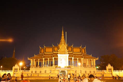 The National Museum & Royal Palace in Phnom Penh, Cambodia – Two Peas ...