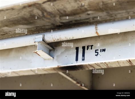 Bridge clearance height hi-res stock photography and images - Alamy