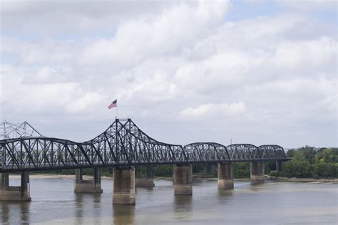 One of many bridges over the Mississippi River [6000x4000][OC] : r ...