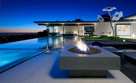 Contemporary Dream Villa in California, gray rectangular concrete ...