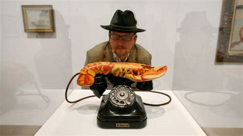 Dali's lobster telephone 'saved for the nation' - BBC News