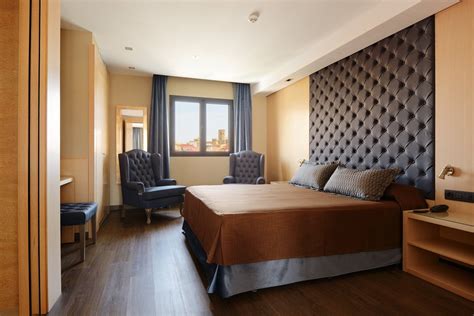 PEDRO I DE ARAGON HOTEL (AU$107): 2022 Prices & Reviews (Huesca, Spain ...