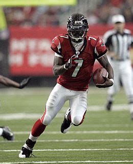 Michael Vick | Atlanta falcons football, Michael vick, Nfl football players