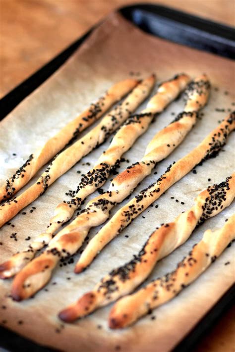 How to Make Italian Grissini Breadsticks | Recipe | Breadsticks ...