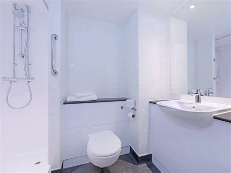 Travelodge London Central Waterloo Rooms: Pictures & Reviews - Tripadvisor