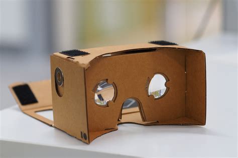 Google Goes High-End for its New Virtual Reality Headset - Newsweek