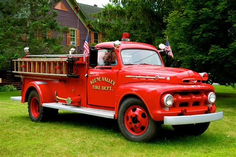 Old School Fire Truck @ Upstate NY 2012 | Fire engine, Fire trucks ...