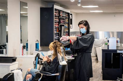 Hair salons and barbers are shutting down in Toronto